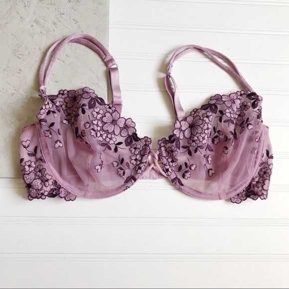 Victoria's Secret Other - Victoria’s Secret || Floral Appliqué Bra Size 38D